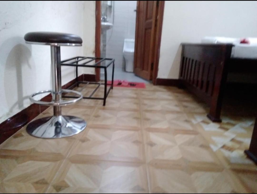 Migingo Suites Entebbe Buitenkant foto